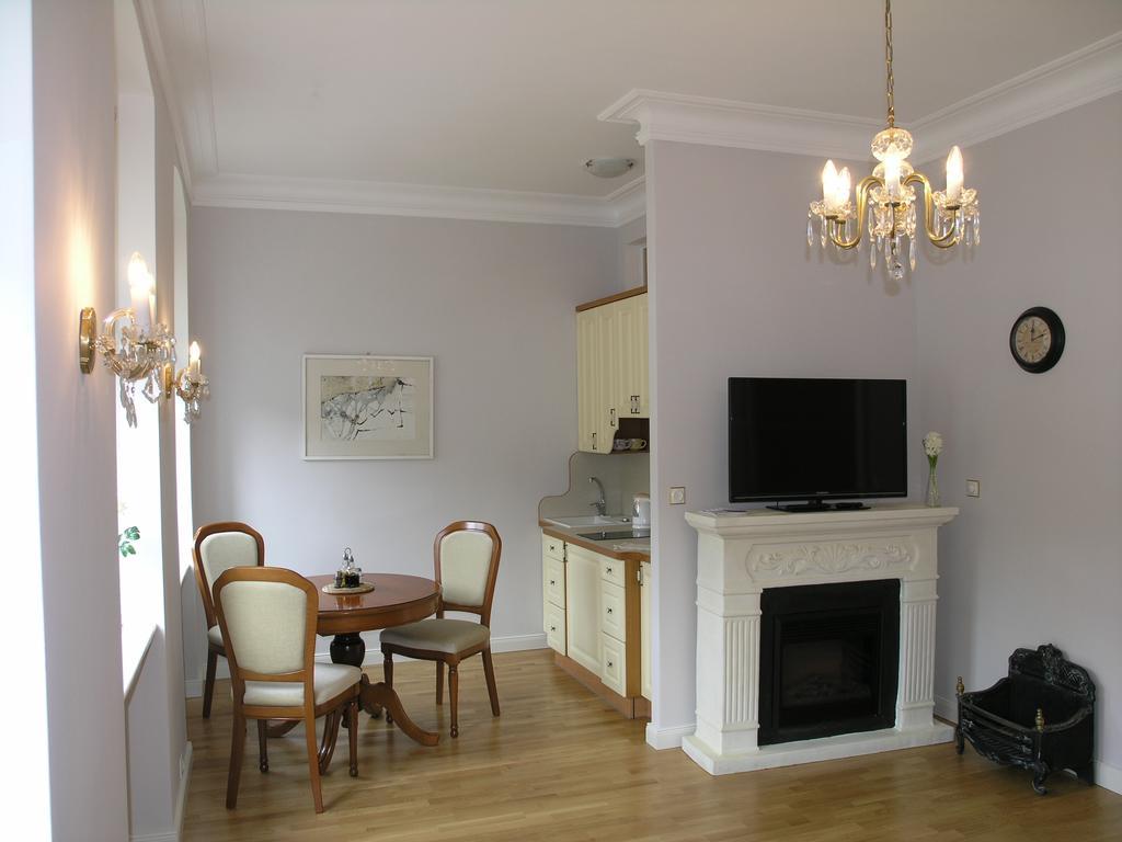 Appartamento Apartmán LUX Škroupova Karlovy Vary Esterno foto