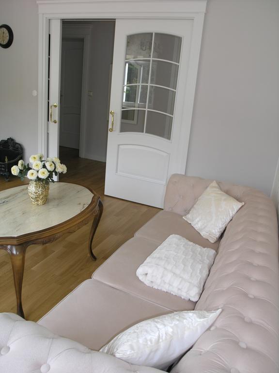 Appartamento Apartmán LUX Škroupova Karlovy Vary Esterno foto