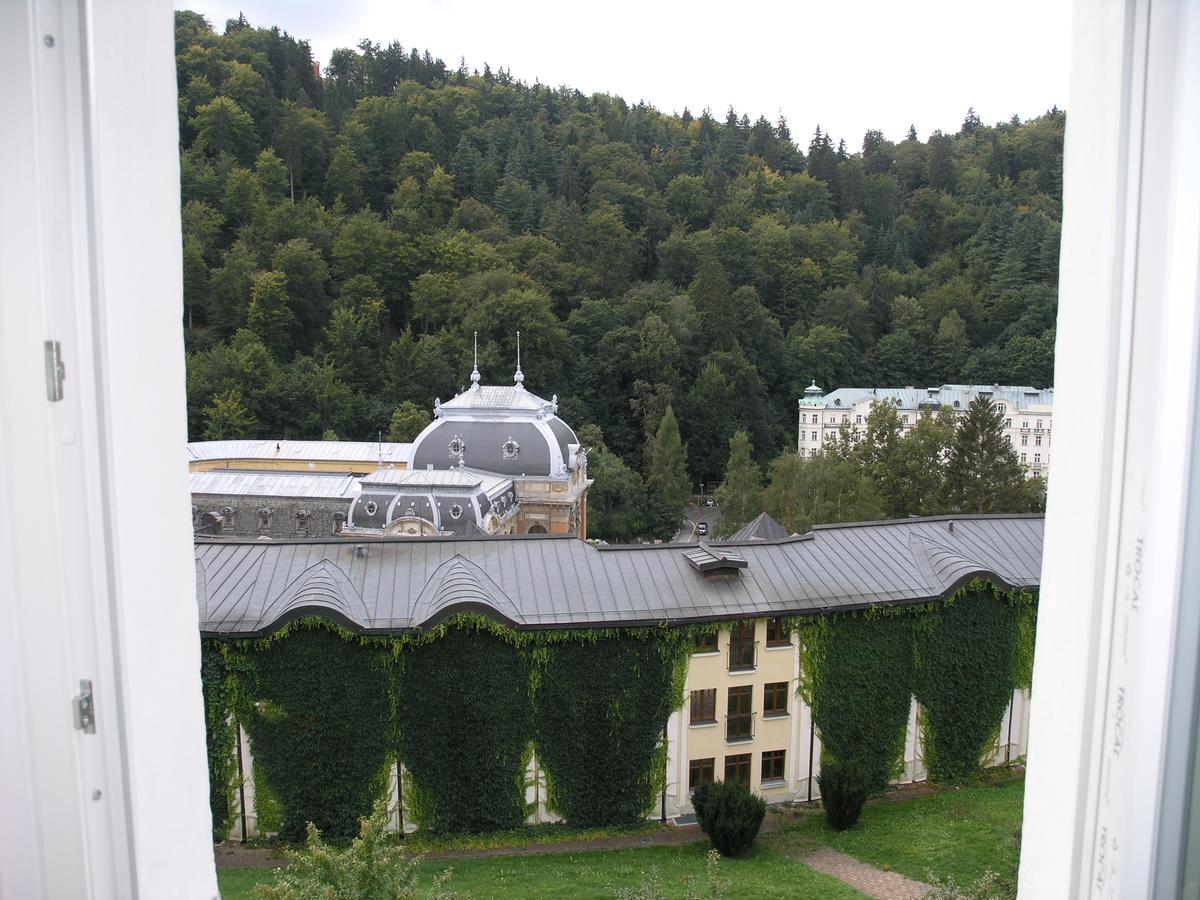 Appartamento Apartmán LUX Škroupova Karlovy Vary Esterno foto